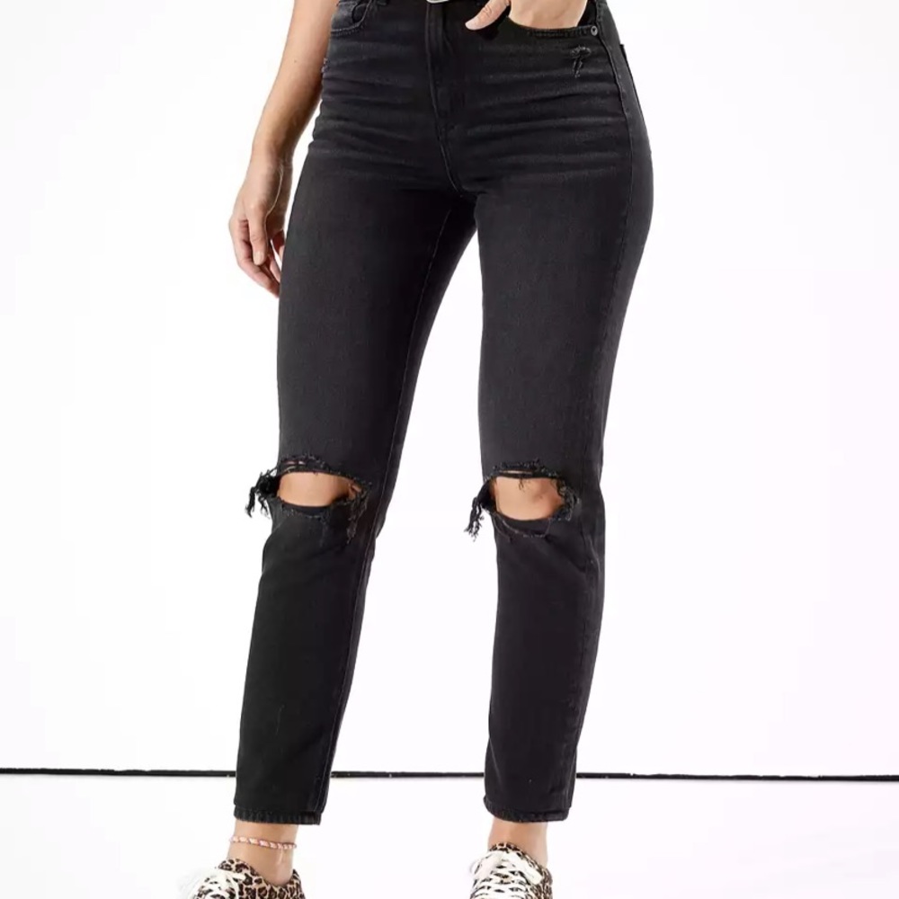 NWT American Eagle Mom Jeans Size 12